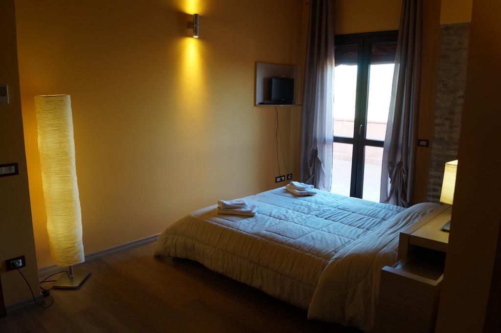 Conte Pietro Room&Breakfast Ferrara Exteriör bild