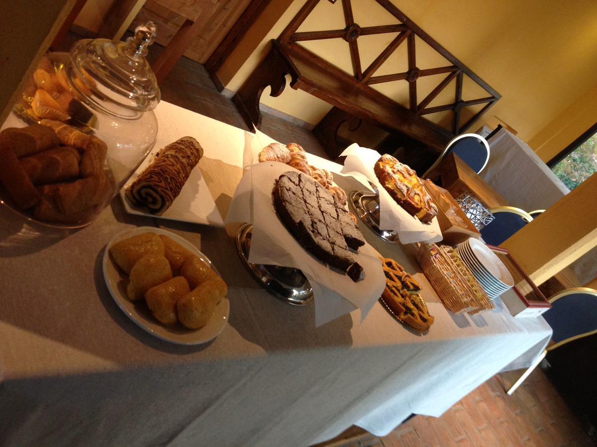 Conte Pietro Room&Breakfast Ferrara Exteriör bild