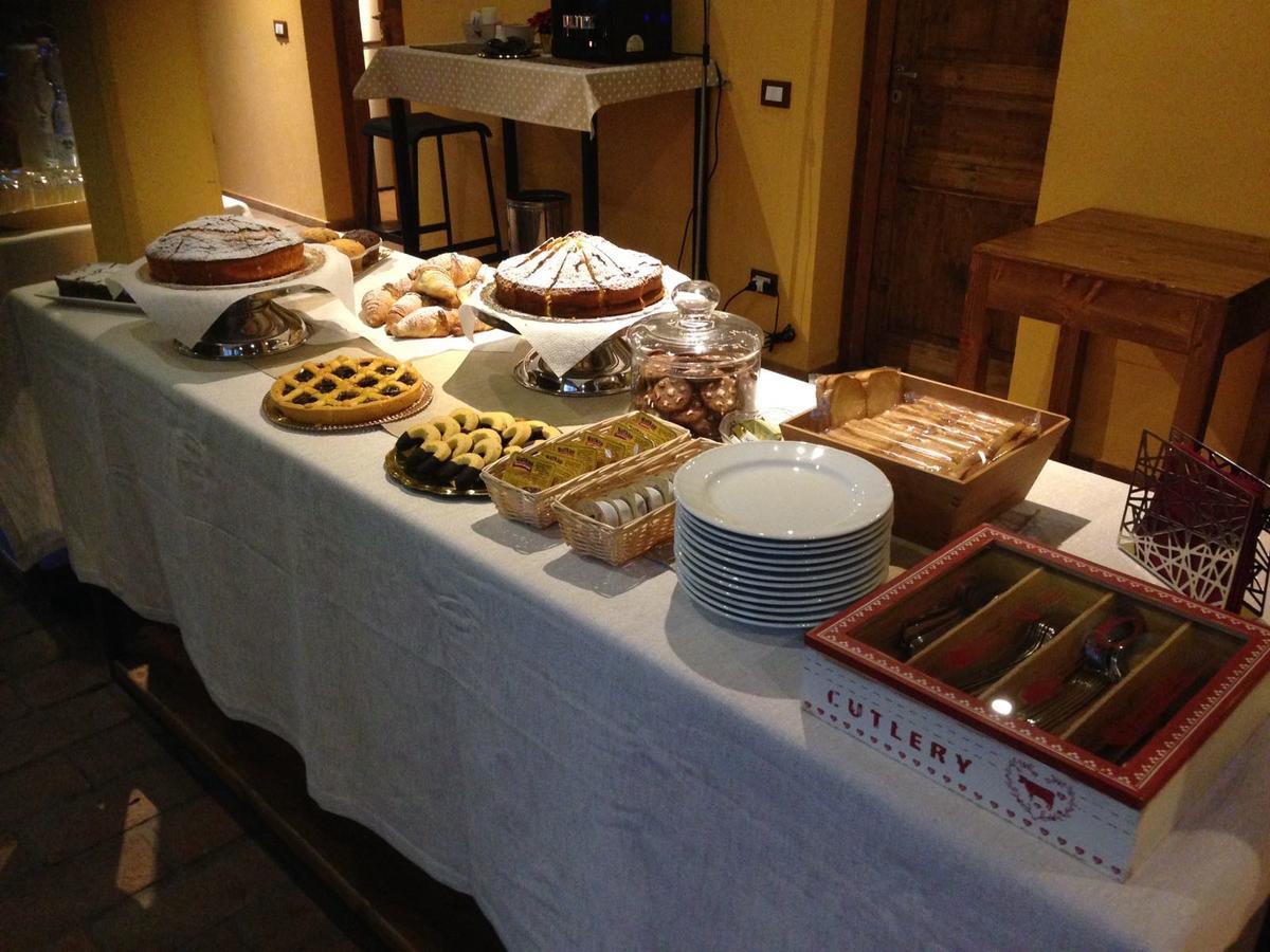 Conte Pietro Room&Breakfast Ferrara Exteriör bild